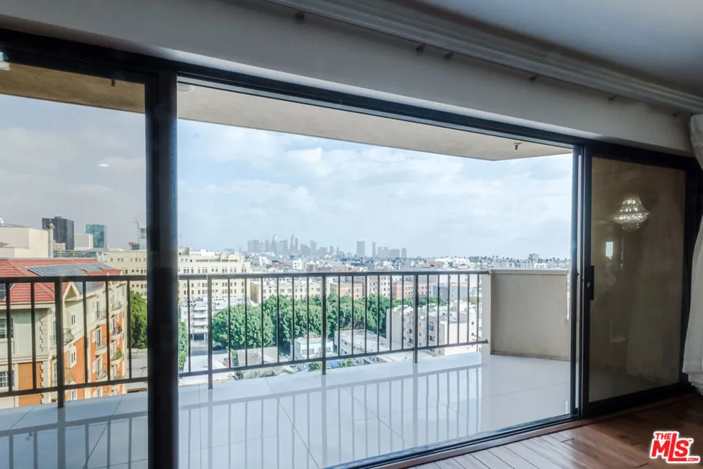 727 S Ardmore Avenue 906, Los Angeles, California 90005 home-pic-6